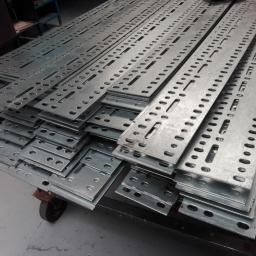 Delix Mirosław Majewski - wykrawanie perforowanie blach