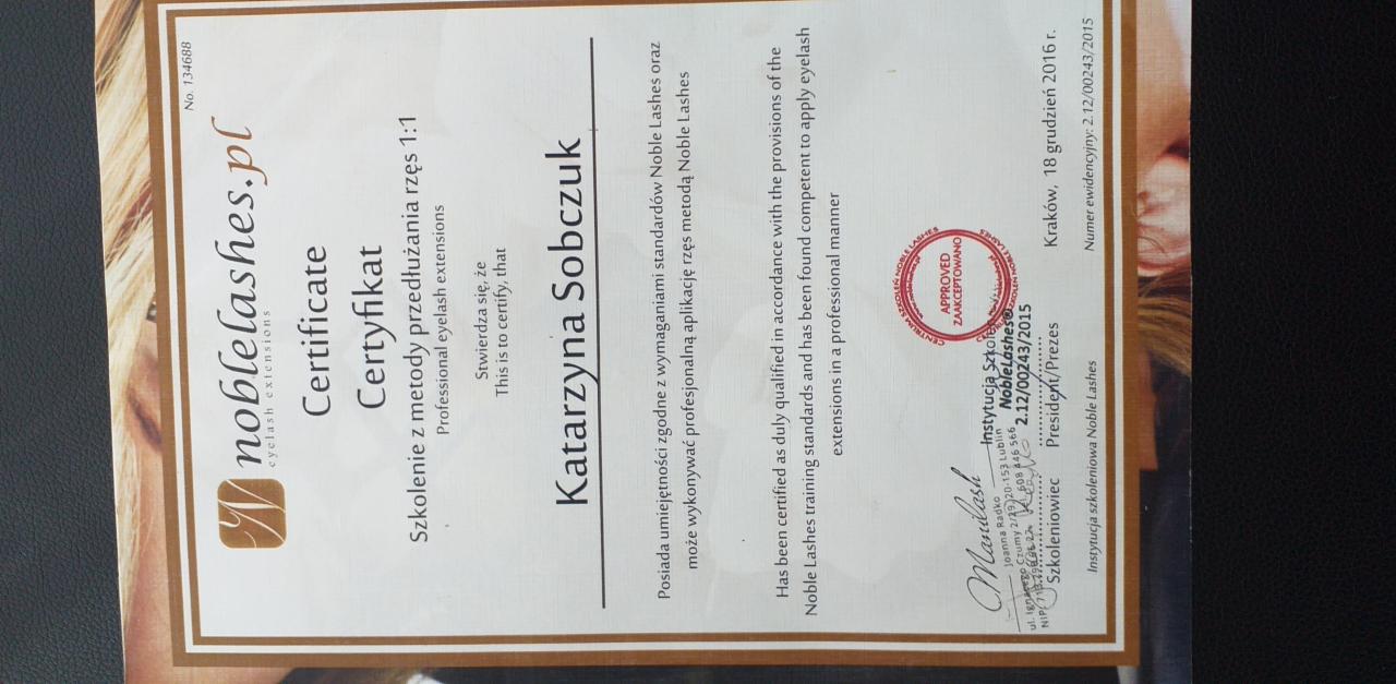 Certyfikat ukończenia szkolenia z przedłużania rzęs metody 1:1 firmy Noble Lashes, wystawiony dla Katarzyny Sobczuk w Krakowie, 18 grudnia 2016.