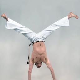 Naszą produkcją wiodącą są spodnie do Capoeira, sprzedaż w całej  europie