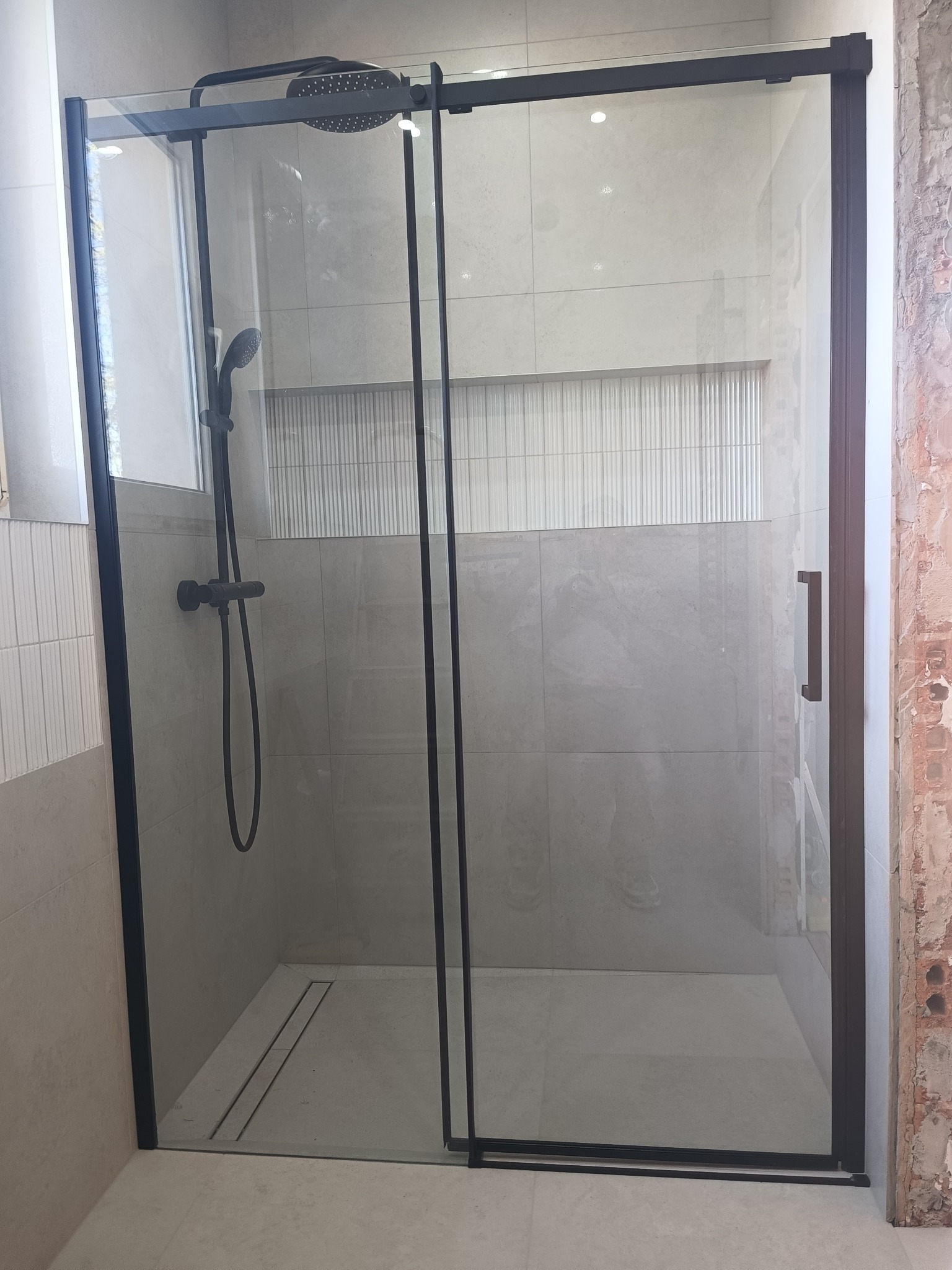 Łazienka, willa z lat 70. Całkowity remont łazienki.