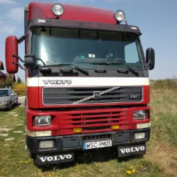 transport materiałów pojazdem 12T z windą