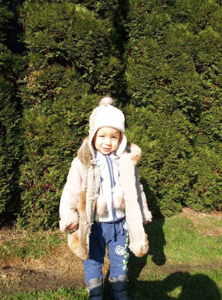 Kożuszek dzieciecy ze skór owczych , obszyty królikiem