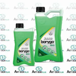 Dwa opakowania płynu chłodniczego Borygo EKO o pojemności 1L i 5L, z widocznymi etykietami i logo producenta, na białym tle z subtelnym powtarzającym się wzorem logo Art-Bor Plus.