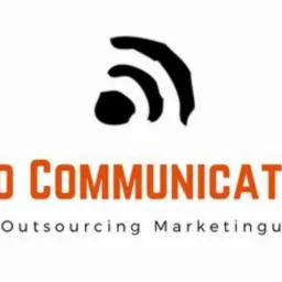 Pomarańczowe logo firmy Pro Communication z czarnym symbolem nad napisem i podtytułem Outsourcing Marketingu na białym tle.