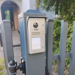 Realizacja Katowice Videodomofon Vidos dwużyłowy na starym okablowaniu ze zwykłego dzwonka.
