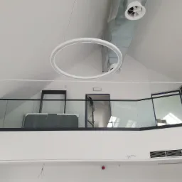 Balustrada szklana na antresoli