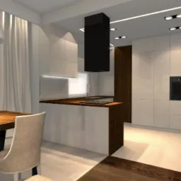 Nowoczesna kuchnia z wyspą i drewnianymi akcentami, oświetlona wiszącą lampą z kryształkami, widoczny stół z krzesłami w jasnej tonacji.