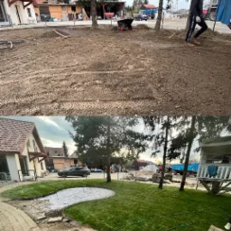 Porównanie stanu przed i po założeniu trawnika z rolki: widok na posesję z nowym trawnikiem, elementami architektury ogrodowej i przygotowanym miejscem pod przyszły ogródek skalny.