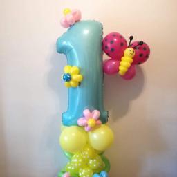 Kompozycja z balonów na 1 urodziny dziecka