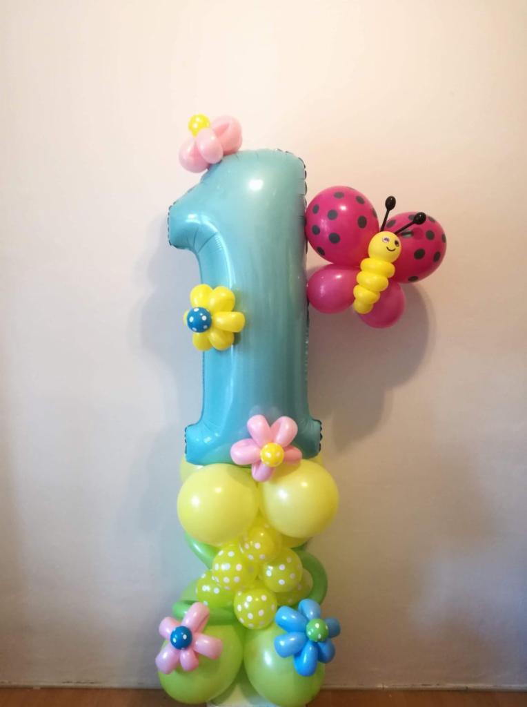 Kompozycja z balonów na 1 urodziny dziecka