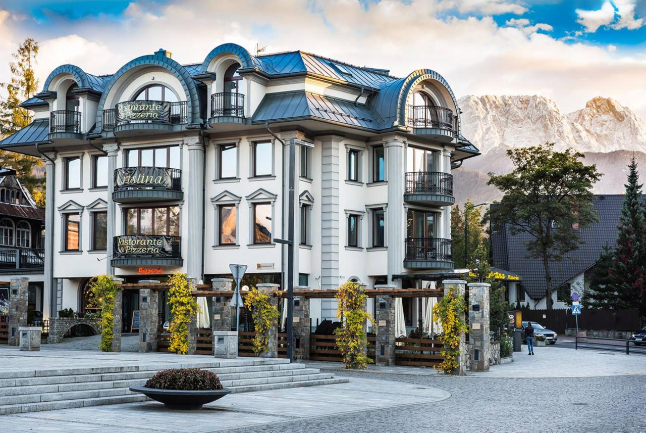 Budynek w którym mieści się Cristina Ristorante & Pizzzeria i Drukarnia Smaku Cristina