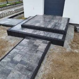 Układanie kostki brukowej Żródła 4