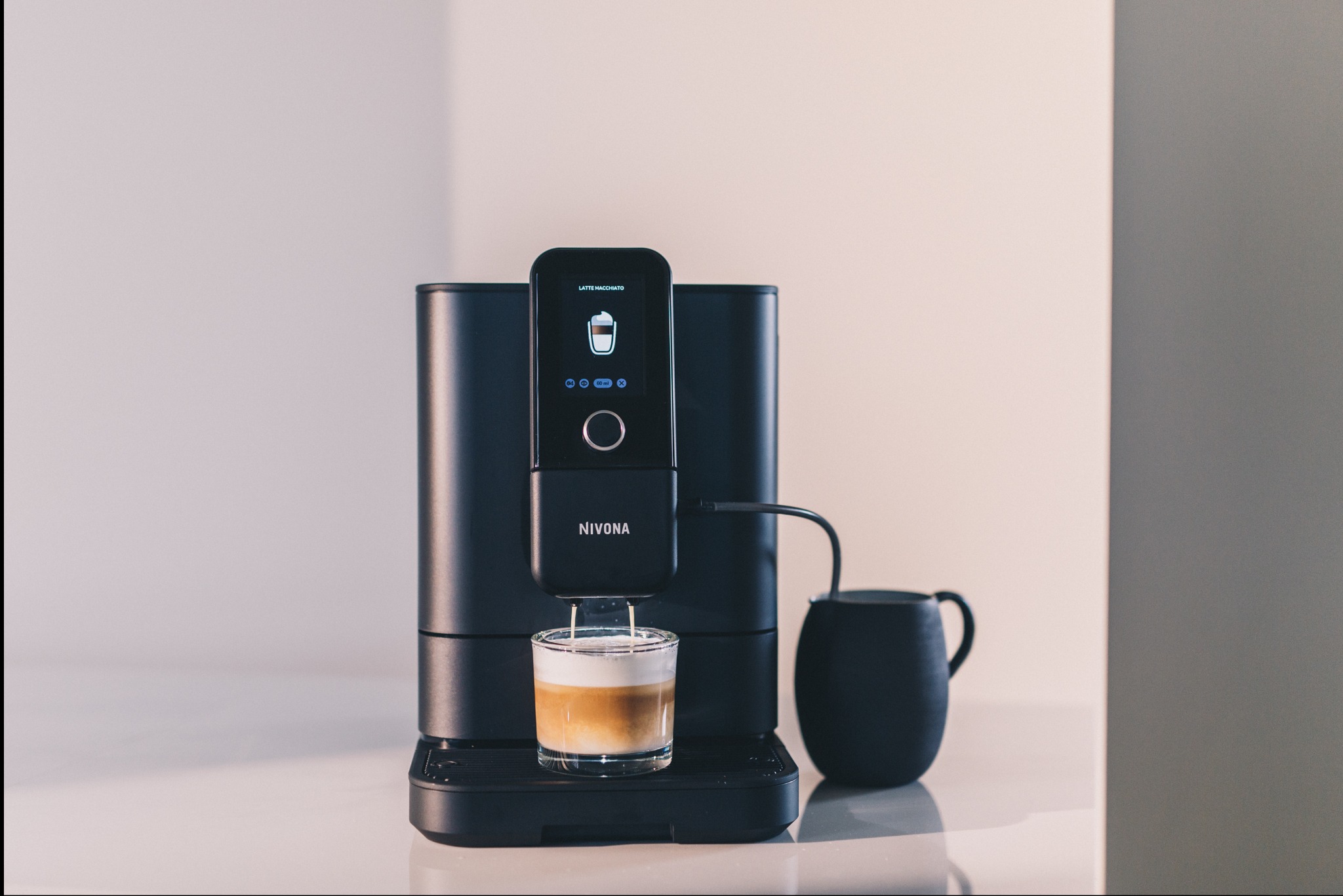 Ekspres do kawy Nivona 8101. Nowoczesny ekspres doskonały do domu i do firmy.