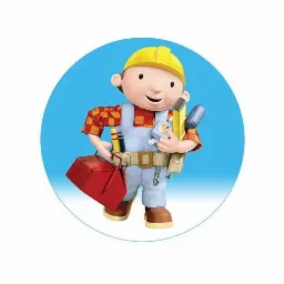 Kreskówkowy budowniczy w żółtym kasku, kombinezonie i z czerwonym pudełkiem na narzędzia, trzymający poziomicę i ołówek.