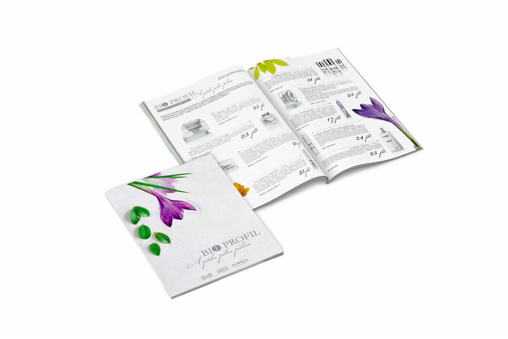 Otwarta broszura i katalog kosmetyczny 'Bio Profil' z fioletowym kwiatem i zielonymi liśćmi na okładce, prezentujące produkty i ceny.