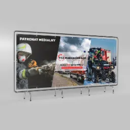 Billboard z trzema zdjęciami: strażak w akcji, ambulans na ulicy, strażacy na quadzie w zimie, promujący portal 112malopolska.pl.