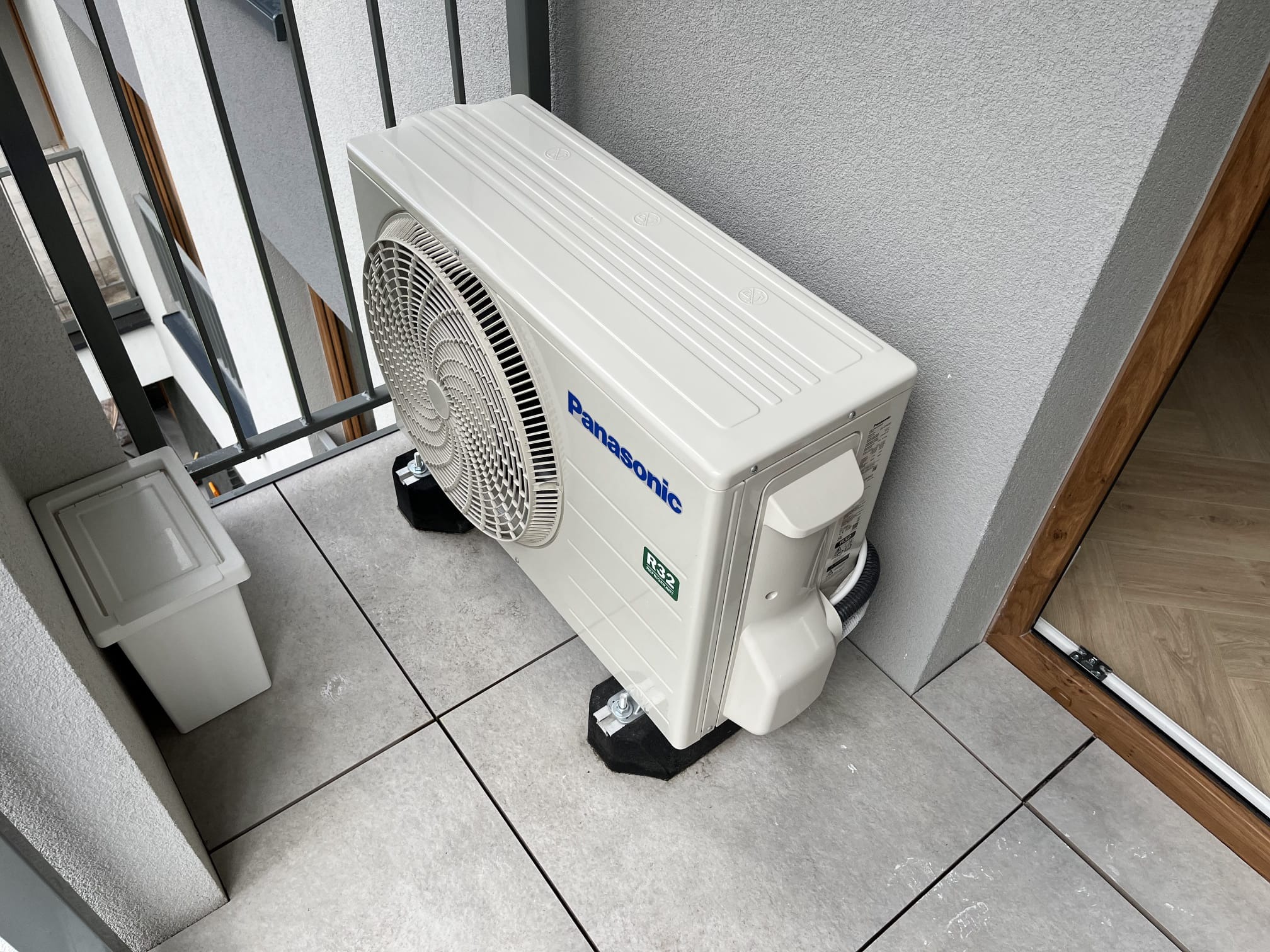 Kompleksowy montaż klimatyzacji. ul. Lubostroń, Kraków. Kompleksowe wykończenia wnętrz.