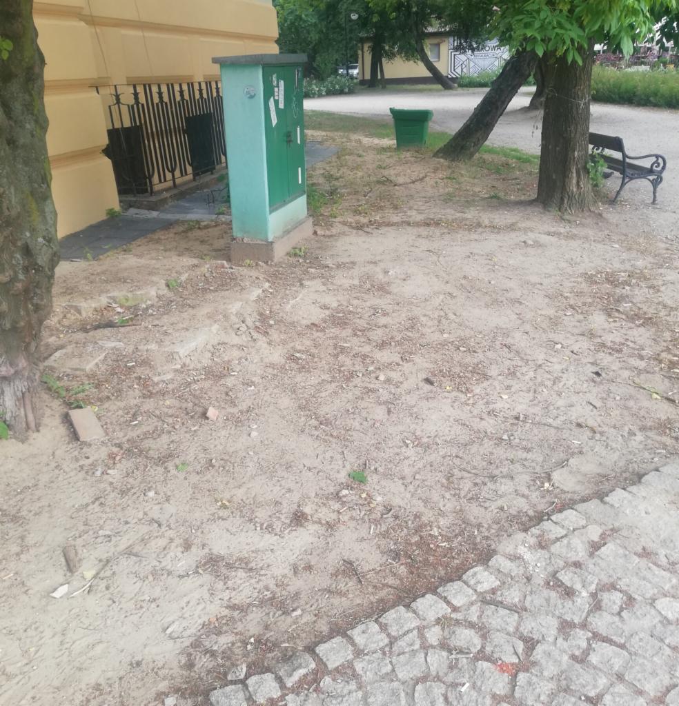 Zagospodarowanie terenu przy restauracji - PRZED