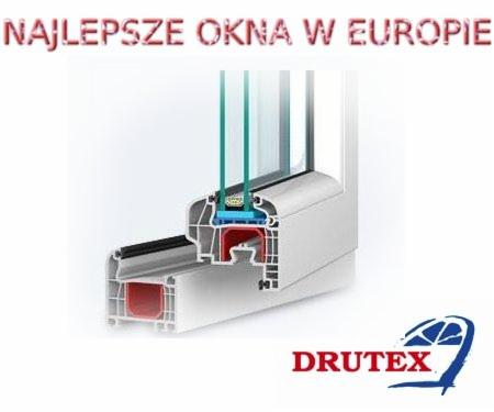 Przekrój okna PCV prezentujący jego wewnętrzną strukturę, widoczne komory i uszczelki, z logo producenta Drutex w prawym dolnym rogu i hasłem 'Najlepsze okna w Europie' u góry.