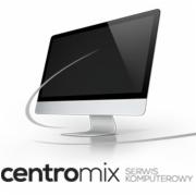 Monitor iMac z czarnym ekranem na białym tle, z logo 'centromix serwis komputerowy' w lewym dolnym rogu. Kabel zasilający biegnie wzdłuż prawego boku podstawy.