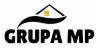 Logo firmy budowlanej Grupa MP z symbolem domu z pomarańczowym dachem, umieszczone na białym tle.