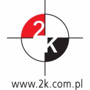 Logo firmy graficznej 2K z celownikiem, czerwonym i czarnym wypełnieniem oraz adresem strony internetowej.