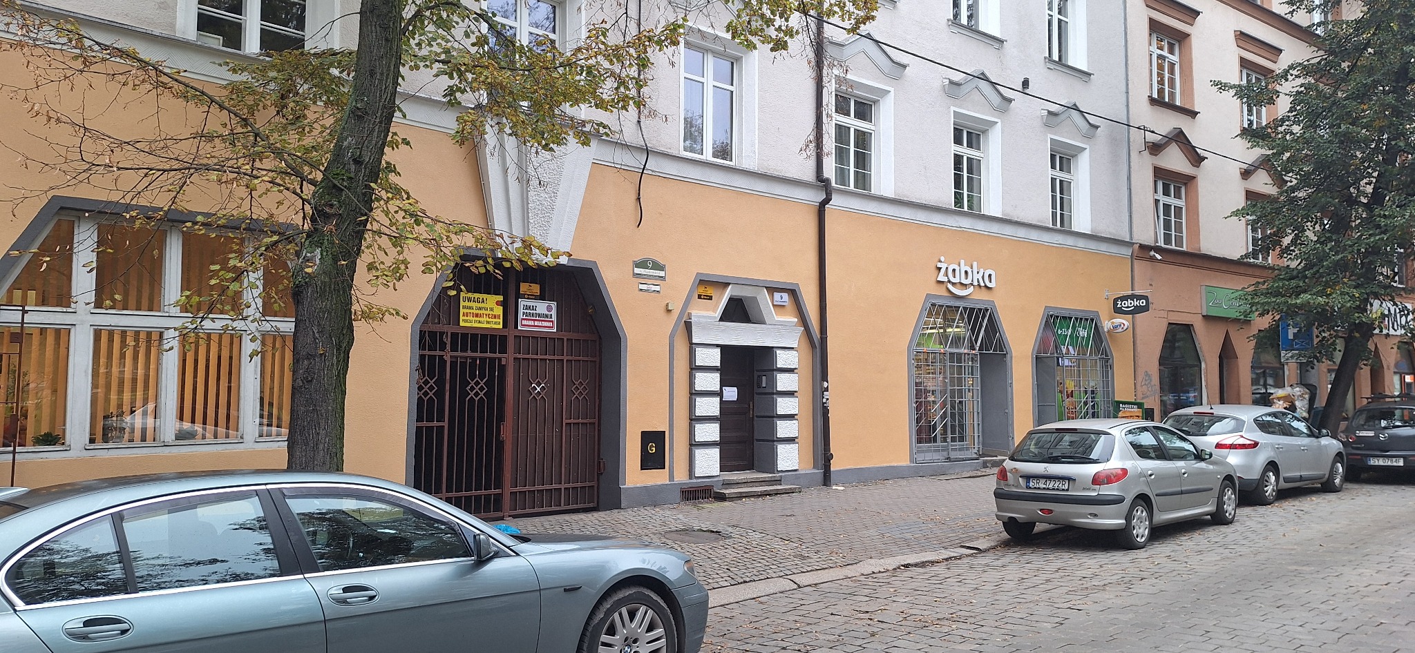 Malowanie parteru elewacji wraz z wykonaną trwałą powłoką antygrafiti Bytom.