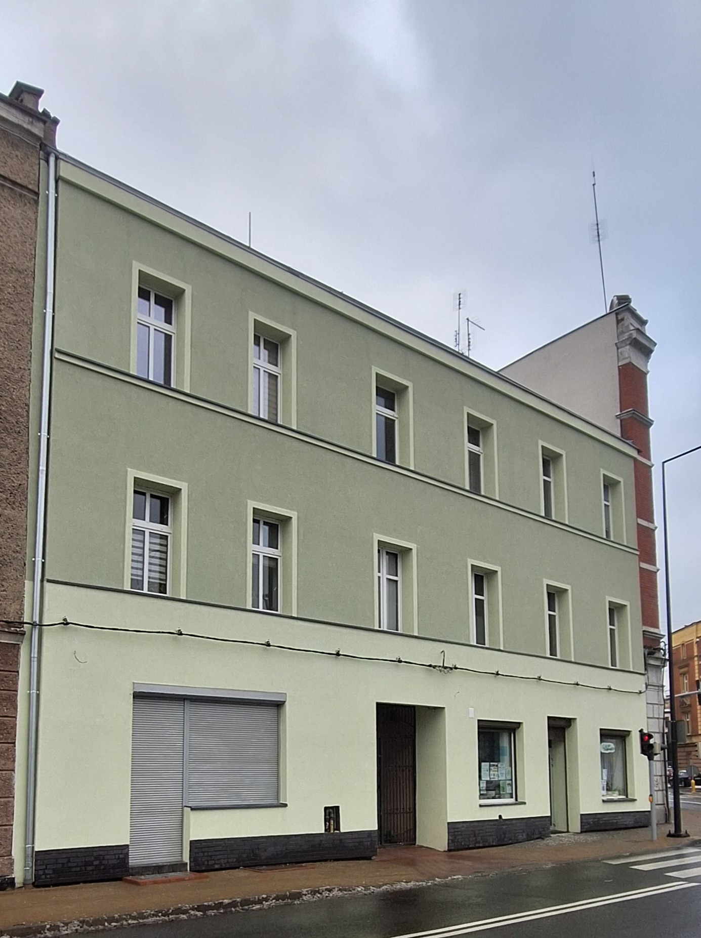 Kompleksowe docieplenie ściany frontowej budynku Gliwice