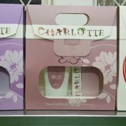 Zestawy kosmetyków CHARLOTTE = woda toaletowa (100 ml) + żel pod prysznic (230 ml) w ozdobnym opakowaniu.  