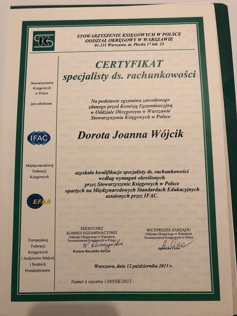 Certyfikat specjalisty ds. rachunkowości wydany przez Stowarzyszenie Księgowych w Polsce, z podpisami i datą wystawienia 12 października 2013 roku, z widocznym numerem rejestru.