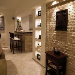 Świadczy usługi dekarskie ,blacharskie i ogólnobudowlane