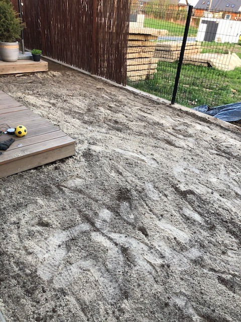 zakładanie trawnika w rolkach