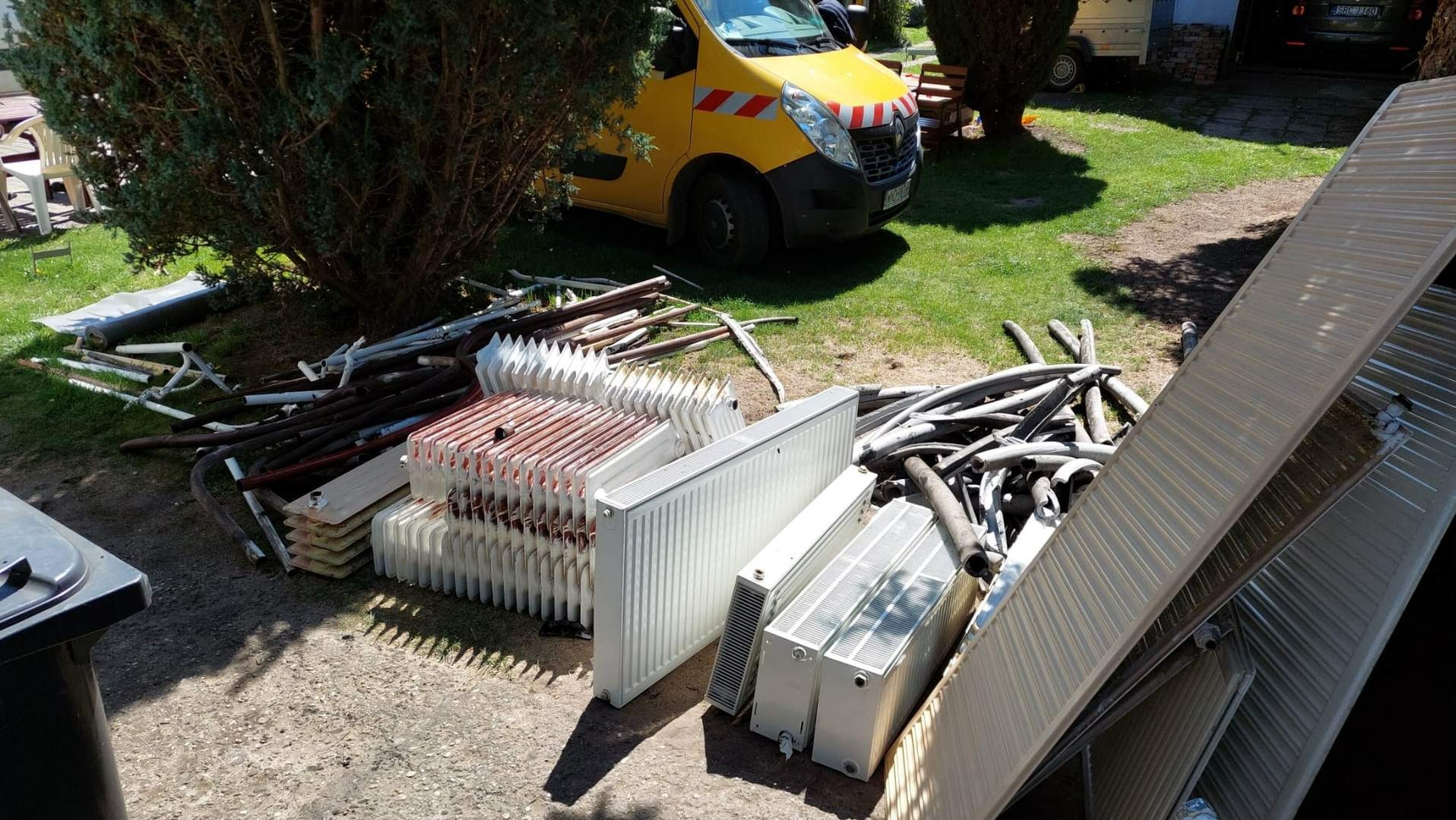 demontaż starych grzejników