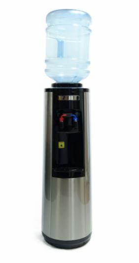 Nowoczesny dystrybutor wody z obudową ze stali nierdzewnej i plastikowym zbiornikiem na wodę, widoczne czerwone i niebieskie kurki.