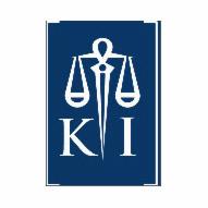 Logo z białymi wagami sprawiedliwości i literami 'KI' na granatowym tle.