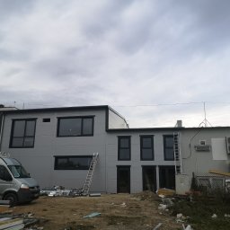 Montaż płyt warstwowych Henryków-Urocze 3