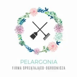 Logo firmy sprzątająco-ogrodniczej Pelargonia w formie wieńca z akwarelowych kwiatów i liści, w centrum skrzyżowane symbole: miotła i grabie.
