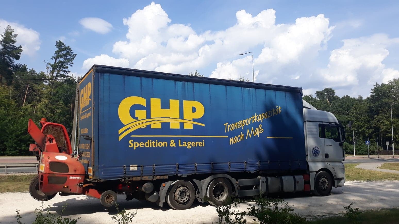 transport solówką z widlakiem