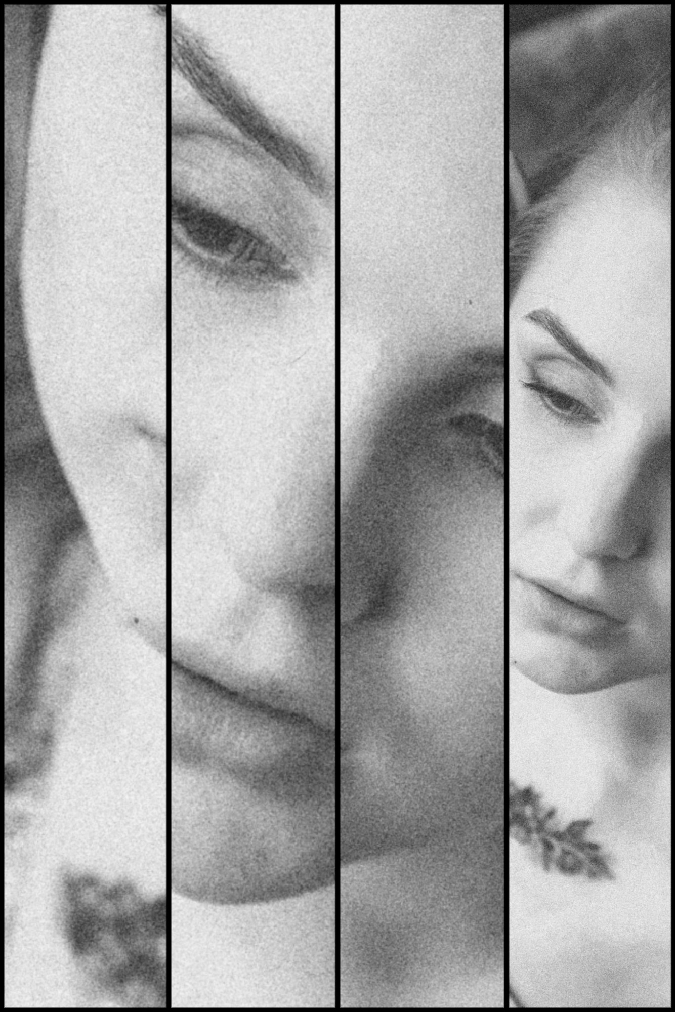 Abstrakcyjne, czarno-białe ujęcie twarzy kobiety, podzielone pionowymi paskami, z widocznym fragmentem oka, nosa, ust i tatuażu na szyi, z wyraźną ziarnistością.