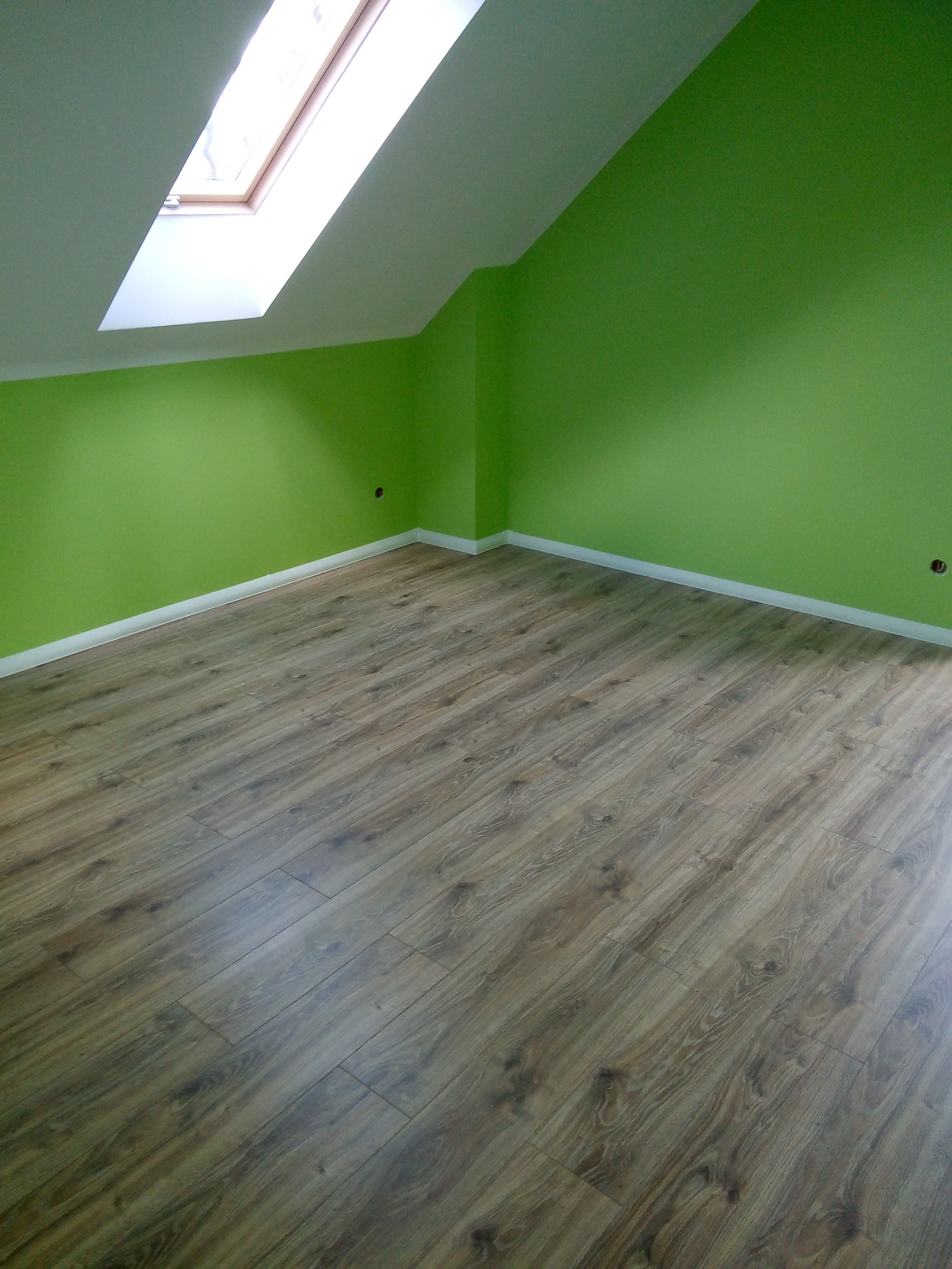 gładź pod skosami i panele