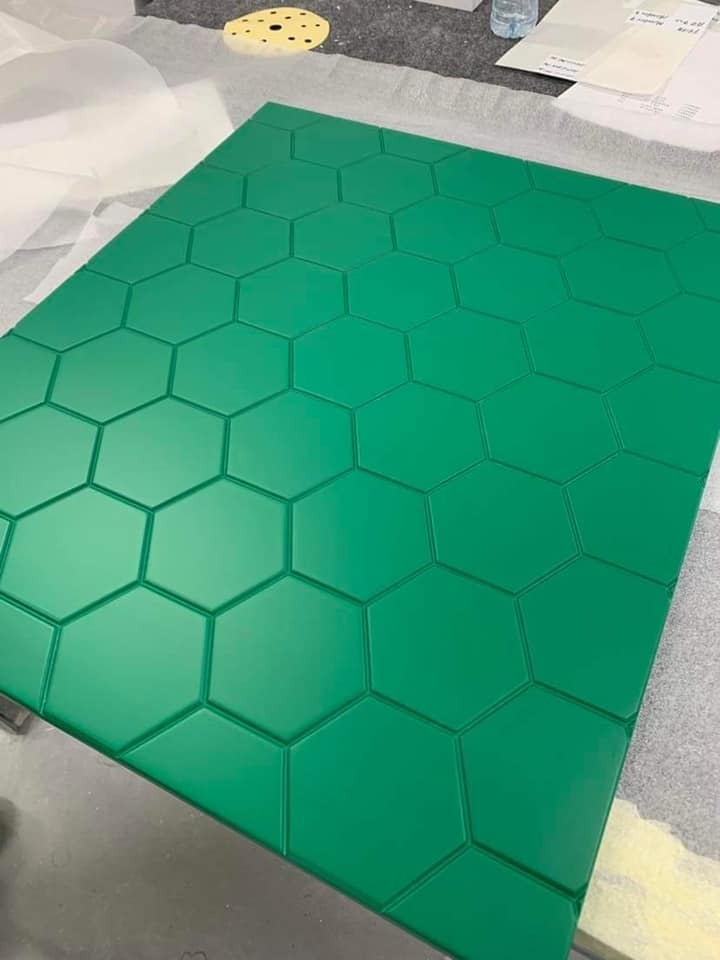 Plaster miodu przez nas polakierowany