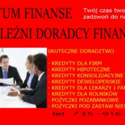 Reklama Meritum Finanse: grupa doradców finansowych przy stole omawia dokumenty; obok stos banknotów euro; czerwone tło.