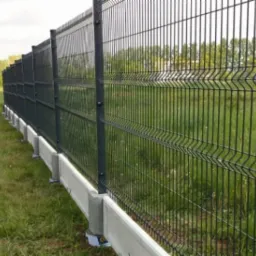 Ogrodzenia panelowe z podmur&oacute;wką