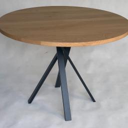 Drewniany stół do jadalni. Dąb. Średnica 110 cm
