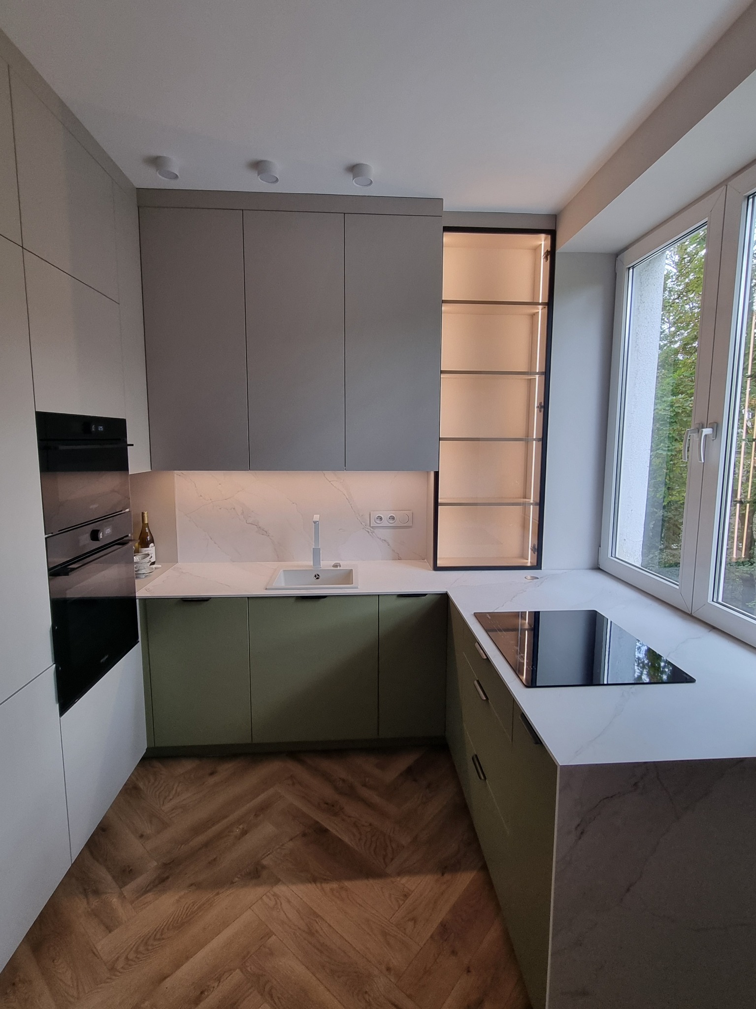 Kuchnia kaszmir z blatem hpl.