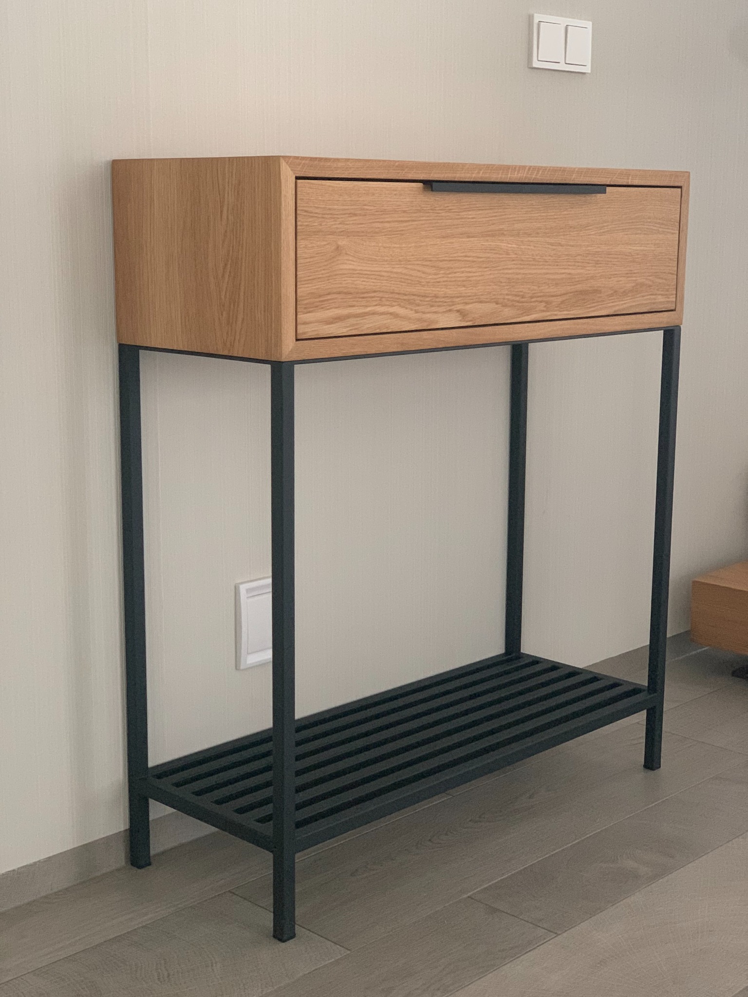 Nowoczesna dębowa konsola w stylu loft/ industrialnym.