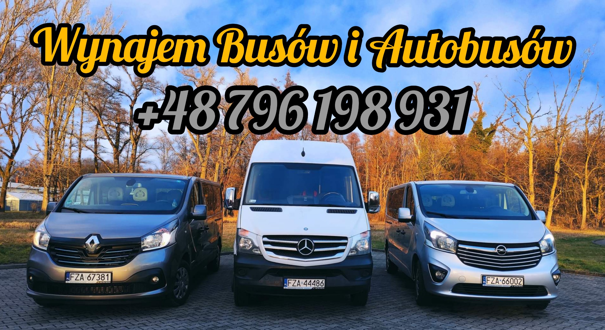 Trzy busy: szary Renault Trafic, biały Mercedes-Benz Sprinter i srebrny Opel Vivaro, ustawione obok siebie na tle drzew i niebieskiego nieba z napisem 'Wynajem Busów i Autobusów' oraz numerem...