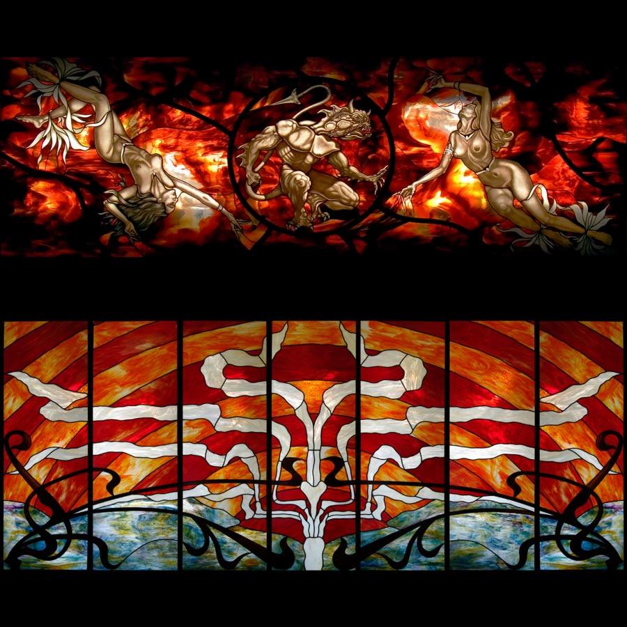 Dwu-panelowa kompozycja witrażowa: górny panel z motywami piekielnymi (demon, upadłe anioły) na tle ognia; dolny panel przedstawia abstrakcyjny krajobraz z zachodem słońca i motywami roślinnymi.