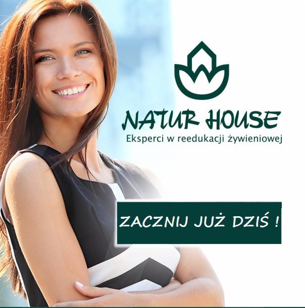 Uśmiechnięta kobieta z logo Natur House w tle, zapraszająca do rozpoczęcia reedukacji żywieniowej w Nowym Targu.
