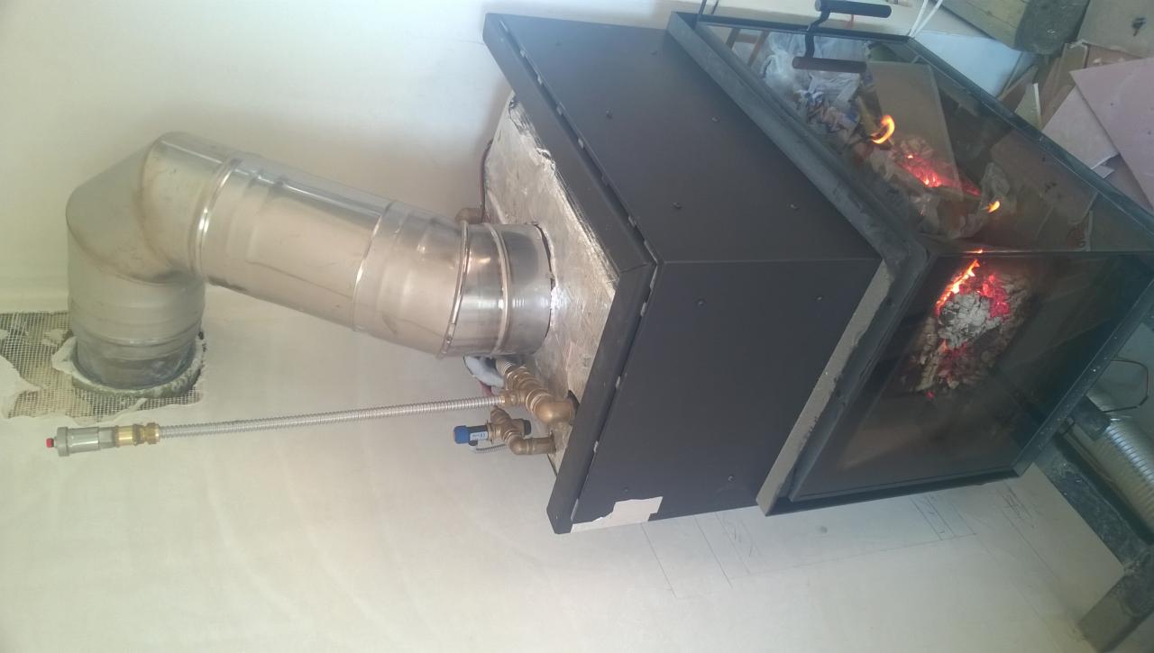 Kominek z płaszczem wodnym